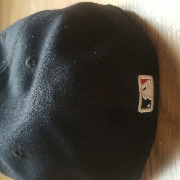 New Era Atlanta Braves fitted hat 7 3/8 - Picture 3 of 5